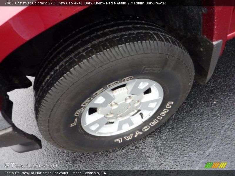 Dark Cherry Red Metallic / Medium Dark Pewter 2005 Chevrolet Colorado Z71 Crew Cab 4x4