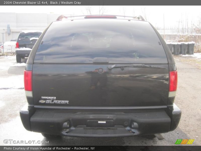 Black / Medium Gray 2004 Chevrolet Blazer LS 4x4