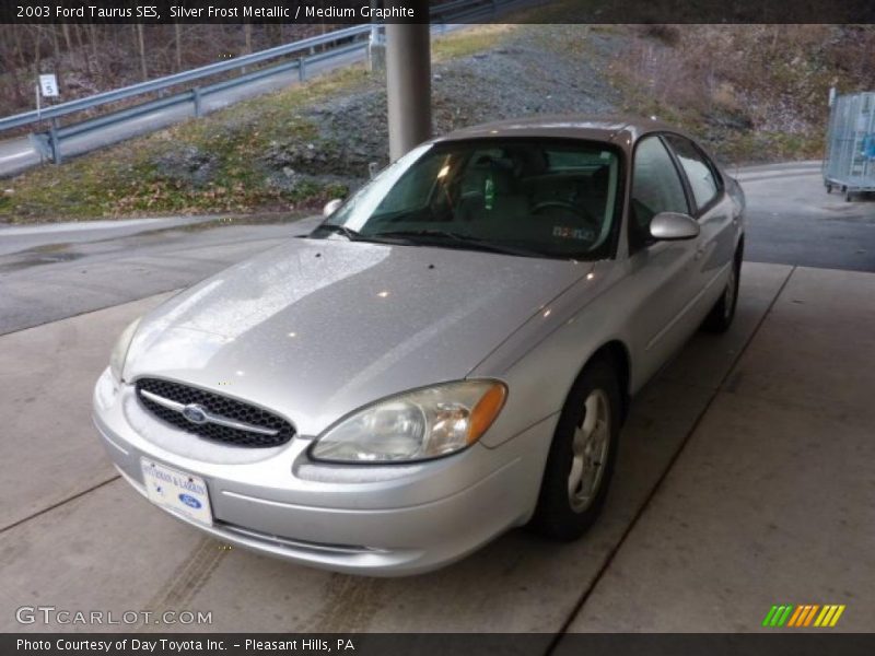 Silver Frost Metallic / Medium Graphite 2003 Ford Taurus SES