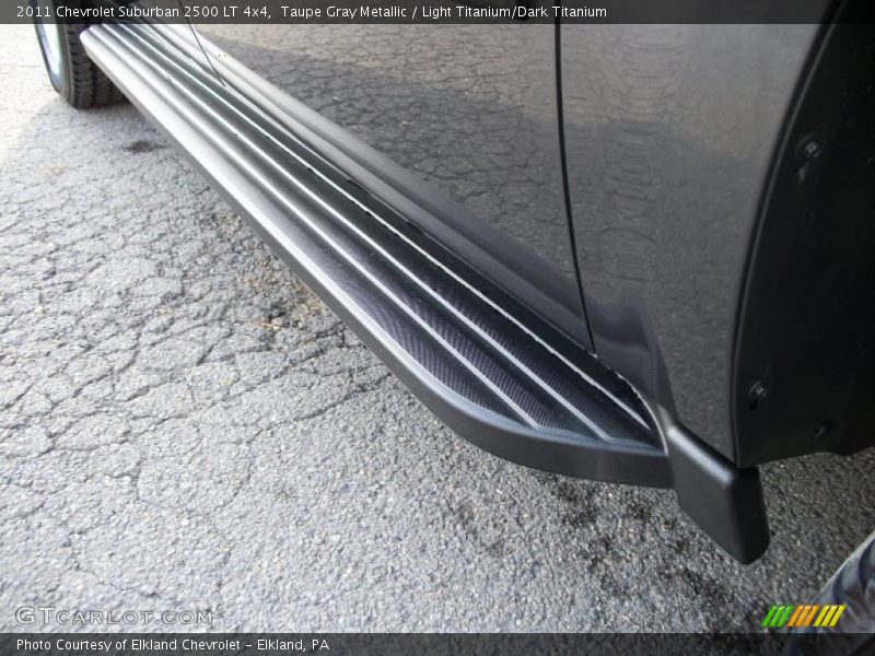 Taupe Gray Metallic / Light Titanium/Dark Titanium 2011 Chevrolet Suburban 2500 LT 4x4