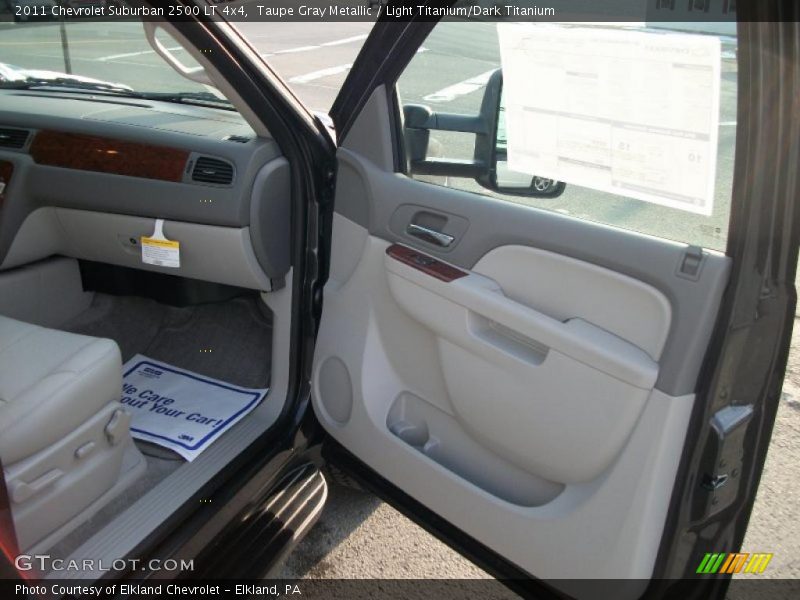 Taupe Gray Metallic / Light Titanium/Dark Titanium 2011 Chevrolet Suburban 2500 LT 4x4