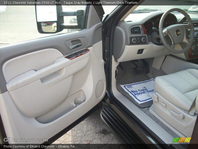 Taupe Gray Metallic / Light Titanium/Dark Titanium 2011 Chevrolet Suburban 2500 LT 4x4