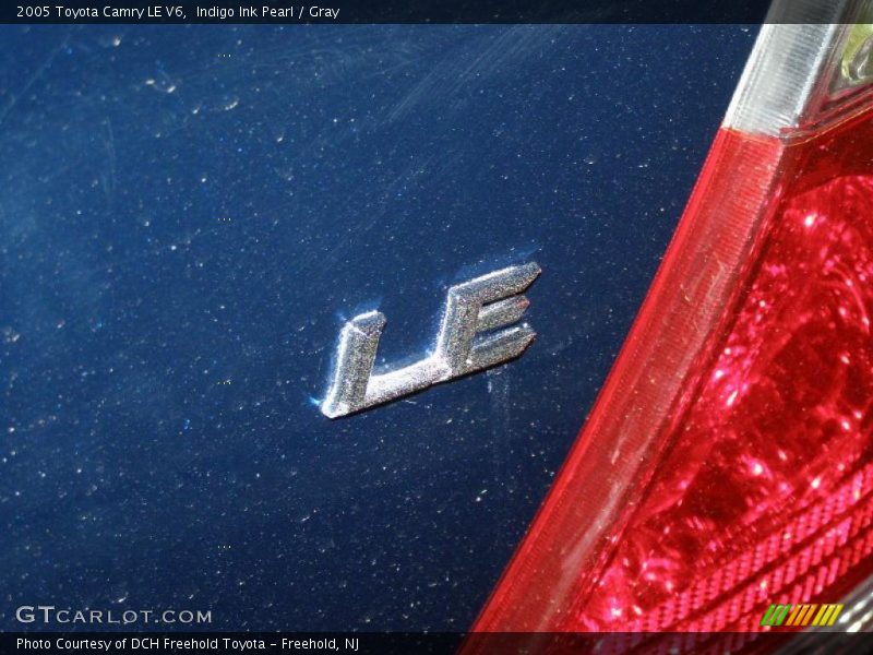 Indigo Ink Pearl / Gray 2005 Toyota Camry LE V6