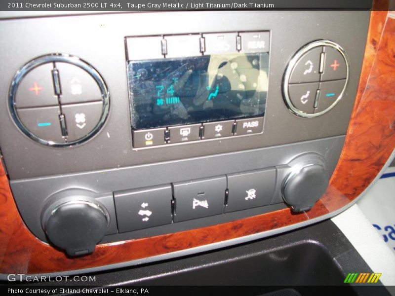 Controls of 2011 Suburban 2500 LT 4x4