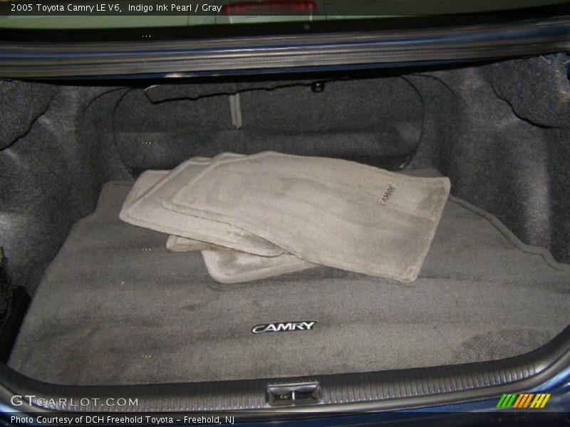 Indigo Ink Pearl / Gray 2005 Toyota Camry LE V6