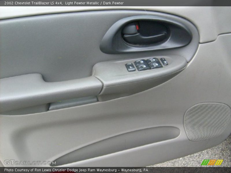 Light Pewter Metallic / Dark Pewter 2002 Chevrolet TrailBlazer LS 4x4