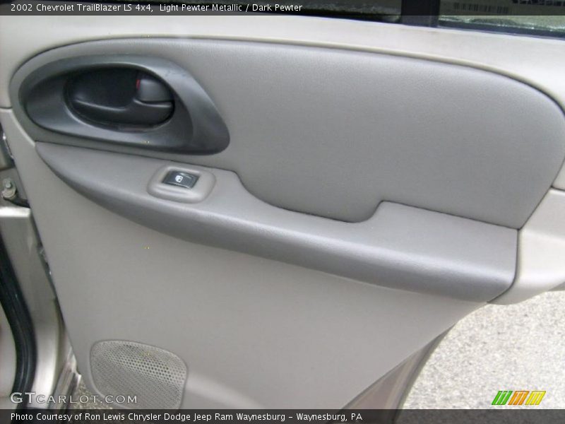 Light Pewter Metallic / Dark Pewter 2002 Chevrolet TrailBlazer LS 4x4