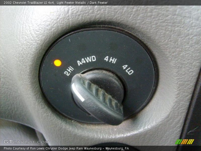 Light Pewter Metallic / Dark Pewter 2002 Chevrolet TrailBlazer LS 4x4