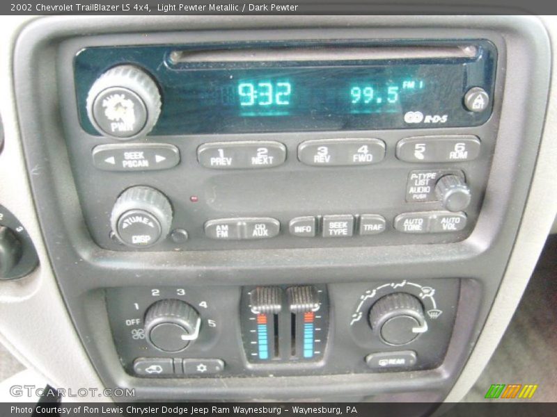 Light Pewter Metallic / Dark Pewter 2002 Chevrolet TrailBlazer LS 4x4