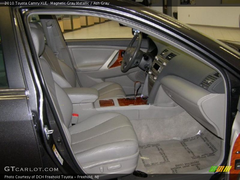 Magnetic Gray Metallic / Ash Gray 2010 Toyota Camry XLE