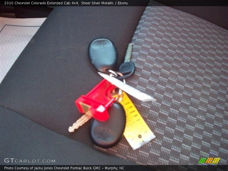 Sheer Silver Metallic / Ebony 2010 Chevrolet Colorado Extended Cab 4x4