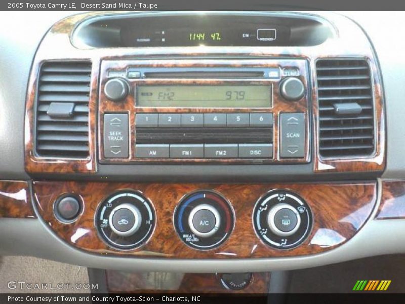 Desert Sand Mica / Taupe 2005 Toyota Camry LE