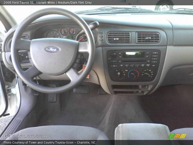 Vibrant White / Medium/Dark Flint Grey 2006 Ford Taurus SE