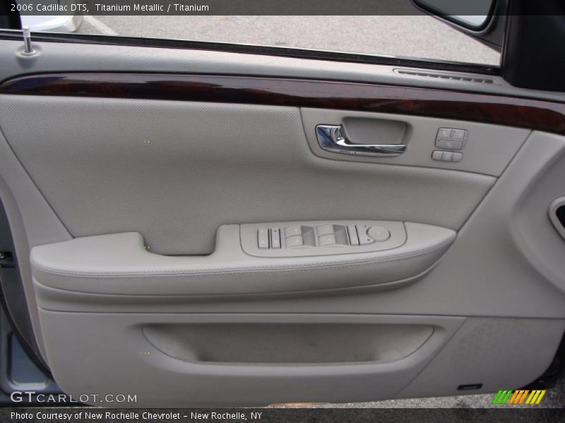 Titanium Metallic / Titanium 2006 Cadillac DTS