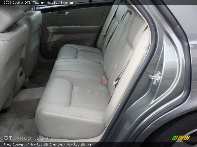 Titanium Metallic / Titanium 2006 Cadillac DTS