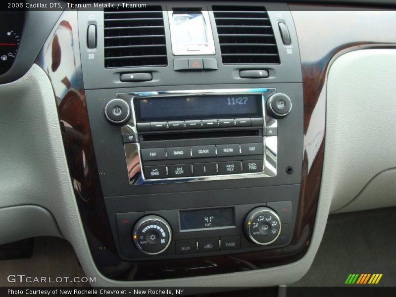 Titanium Metallic / Titanium 2006 Cadillac DTS
