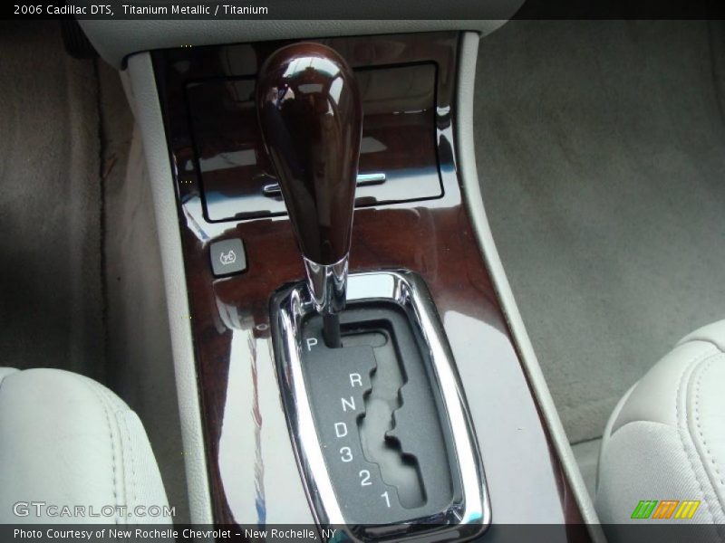 Titanium Metallic / Titanium 2006 Cadillac DTS