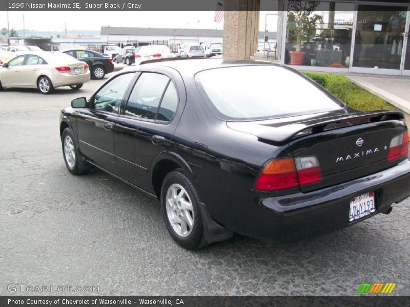Super Black / Gray 1996 Nissan Maxima SE