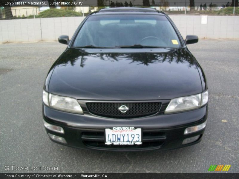 Super Black / Gray 1996 Nissan Maxima SE