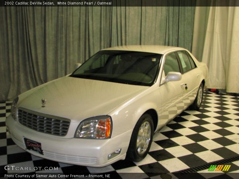 White Diamond Pearl / Oatmeal 2002 Cadillac DeVille Sedan