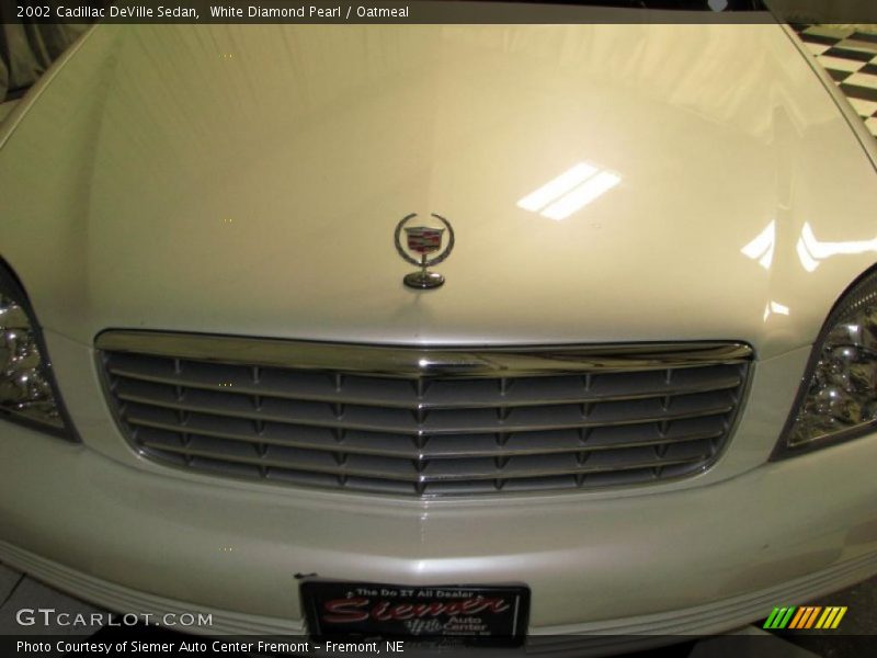 White Diamond Pearl / Oatmeal 2002 Cadillac DeVille Sedan