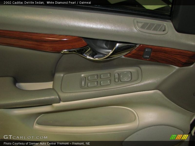 White Diamond Pearl / Oatmeal 2002 Cadillac DeVille Sedan