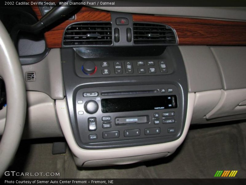White Diamond Pearl / Oatmeal 2002 Cadillac DeVille Sedan