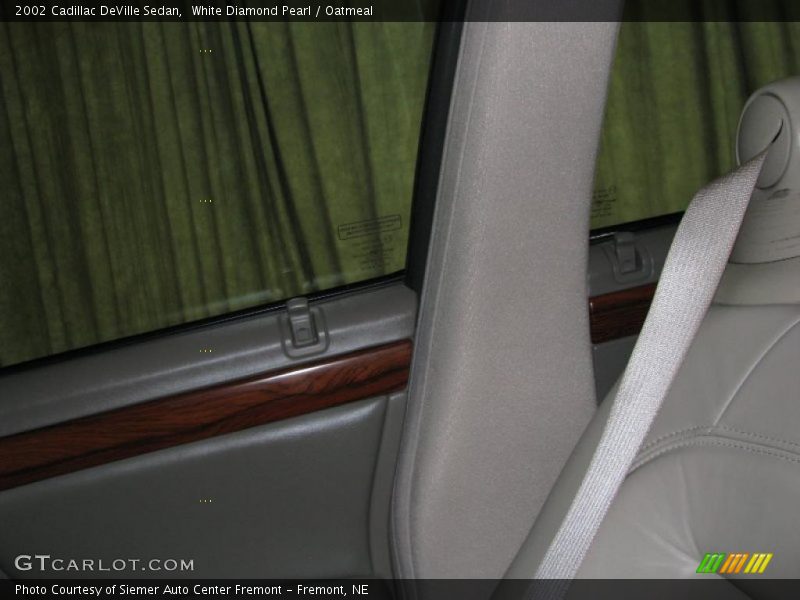 White Diamond Pearl / Oatmeal 2002 Cadillac DeVille Sedan