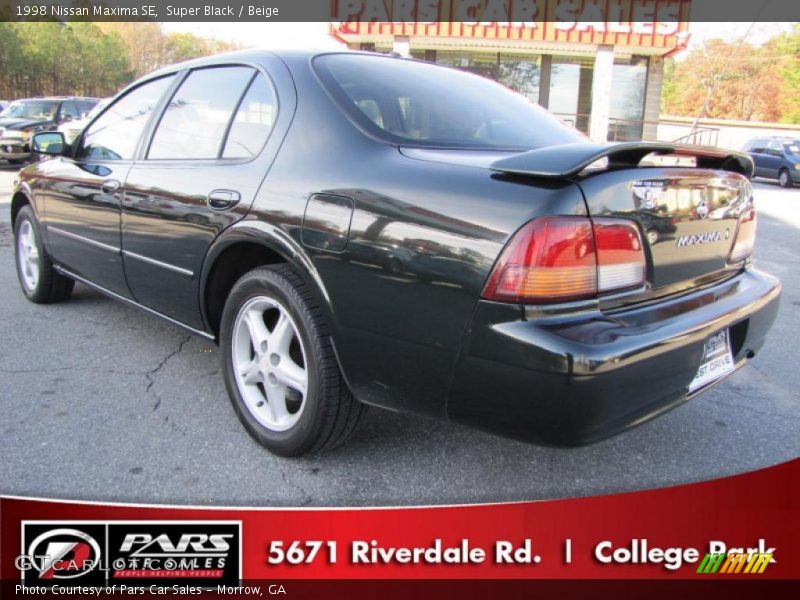 Super Black / Beige 1998 Nissan Maxima SE