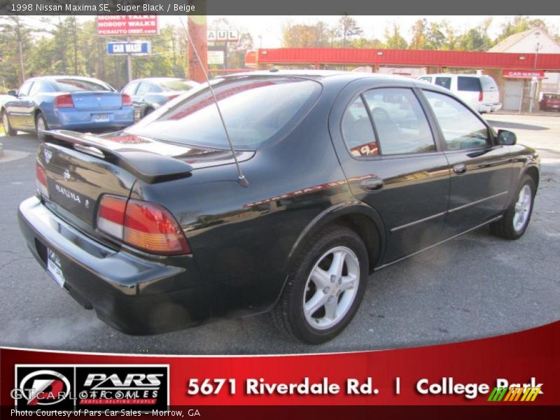 Super Black / Beige 1998 Nissan Maxima SE