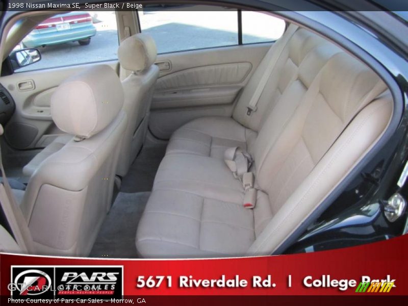 Super Black / Beige 1998 Nissan Maxima SE