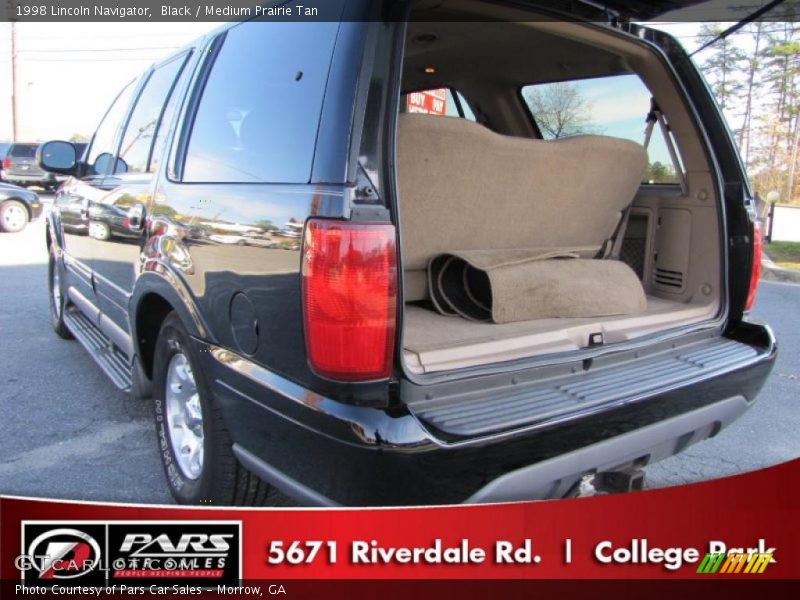 Black / Medium Prairie Tan 1998 Lincoln Navigator