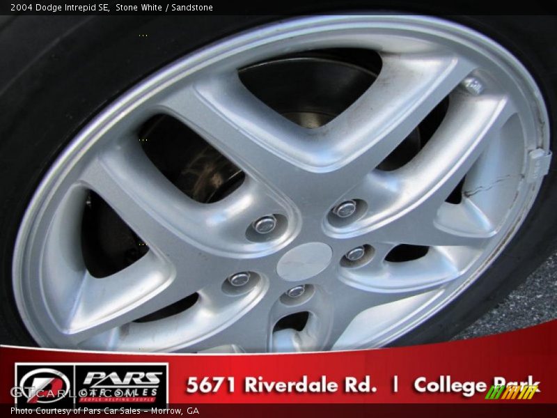 Stone White / Sandstone 2004 Dodge Intrepid SE