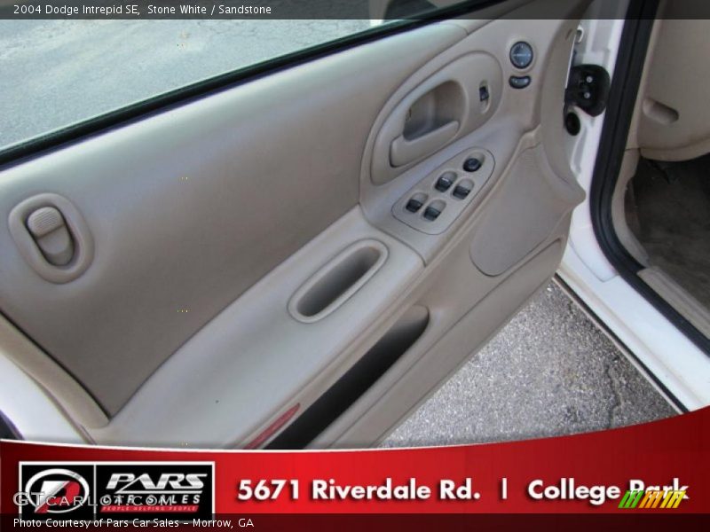 Stone White / Sandstone 2004 Dodge Intrepid SE