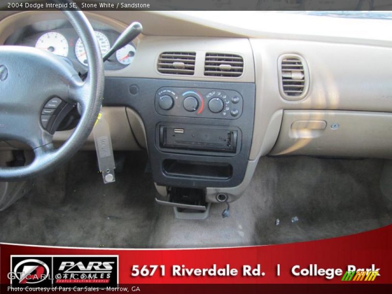 Stone White / Sandstone 2004 Dodge Intrepid SE