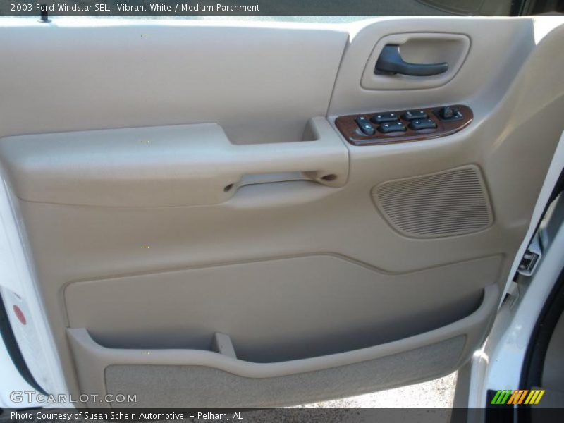 Vibrant White / Medium Parchment 2003 Ford Windstar SEL