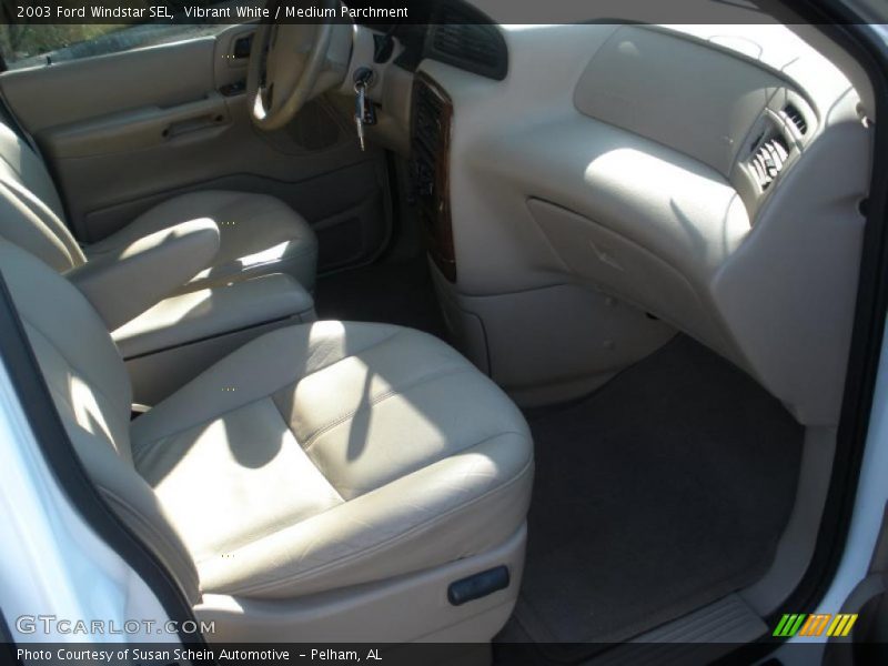 Vibrant White / Medium Parchment 2003 Ford Windstar SEL