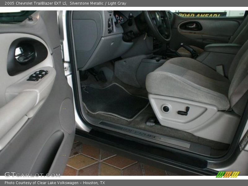 Silverstone Metallic / Light Gray 2005 Chevrolet TrailBlazer EXT LS