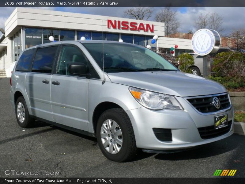 Mercury Sliver Metallic / Aero Grey 2009 Volkswagen Routan S