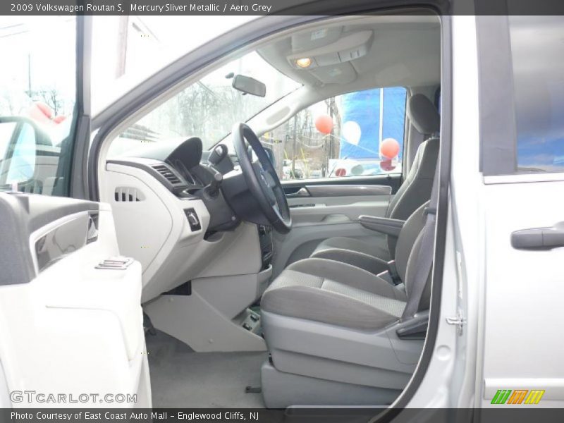 Mercury Sliver Metallic / Aero Grey 2009 Volkswagen Routan S