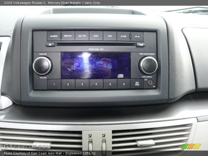 Mercury Sliver Metallic / Aero Grey 2009 Volkswagen Routan S