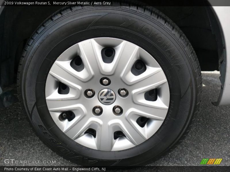 Mercury Sliver Metallic / Aero Grey 2009 Volkswagen Routan S