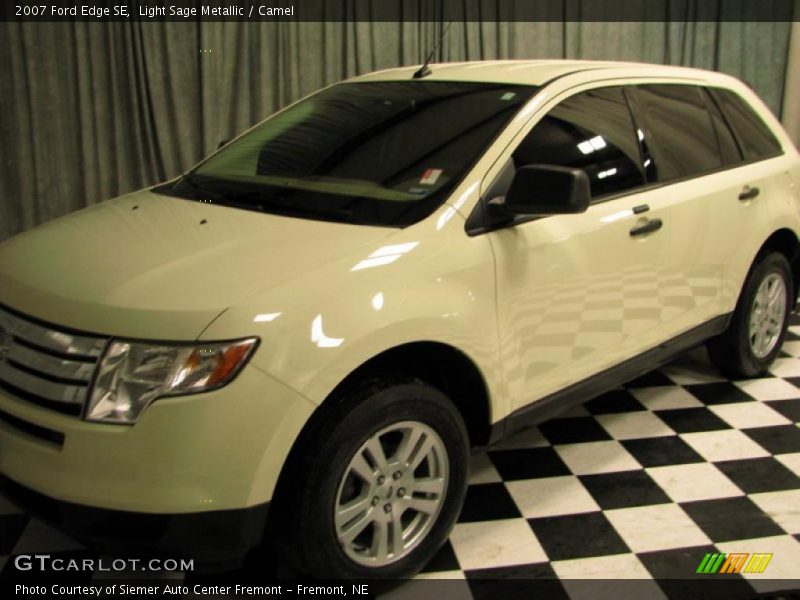 Light Sage Metallic / Camel 2007 Ford Edge SE