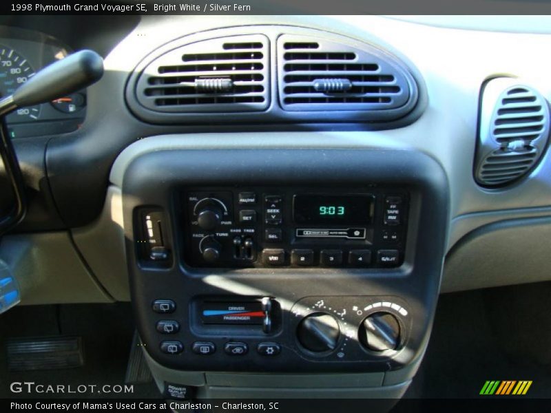 Bright White / Silver Fern 1998 Plymouth Grand Voyager SE