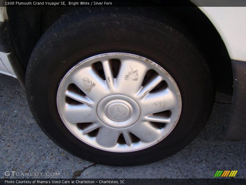 Bright White / Silver Fern 1998 Plymouth Grand Voyager SE