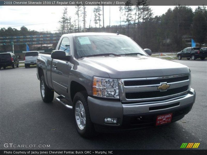 Front 3/4 View of 2009 Silverado 1500 LT Regular Cab 4x4