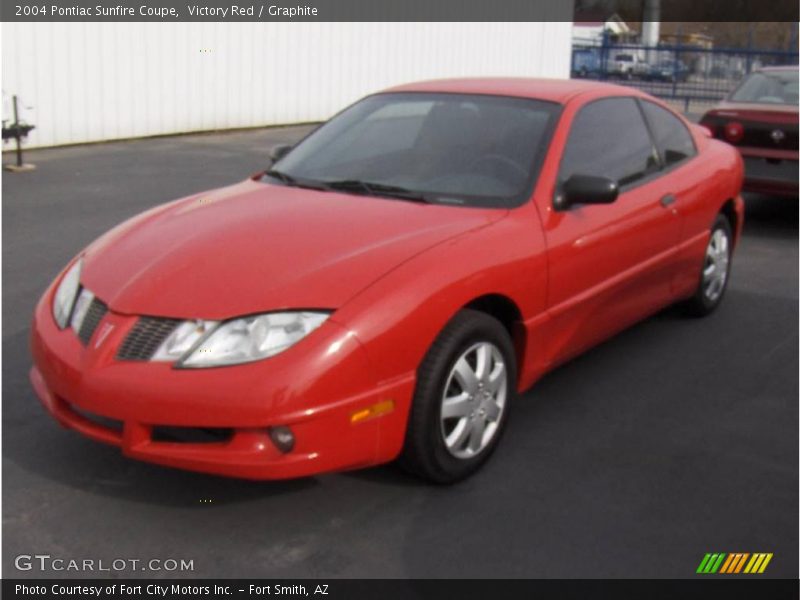 Victory Red / Graphite 2004 Pontiac Sunfire Coupe