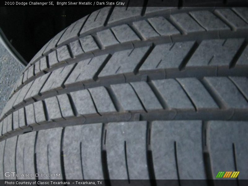 Bright Silver Metallic / Dark Slate Gray 2010 Dodge Challenger SE
