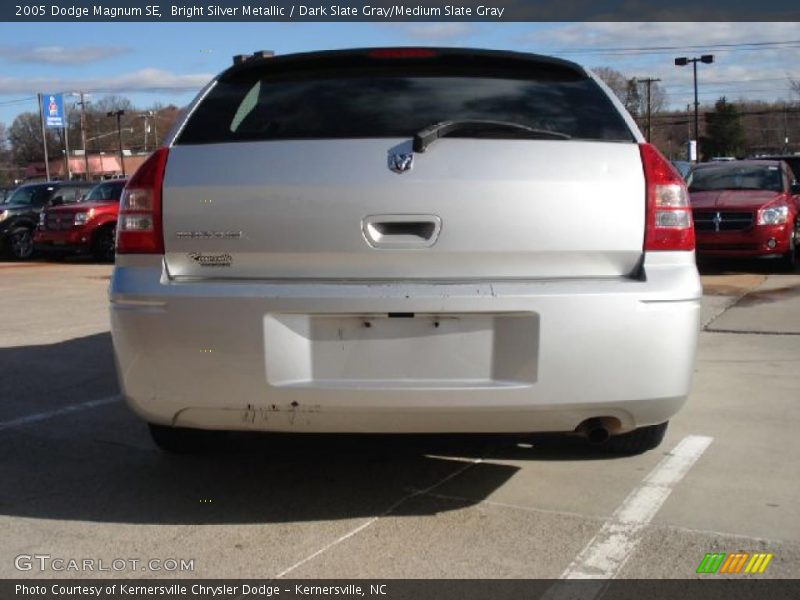 Bright Silver Metallic / Dark Slate Gray/Medium Slate Gray 2005 Dodge Magnum SE
