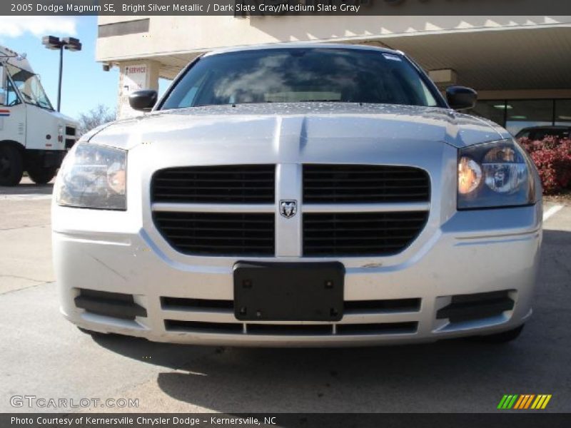 Bright Silver Metallic / Dark Slate Gray/Medium Slate Gray 2005 Dodge Magnum SE
